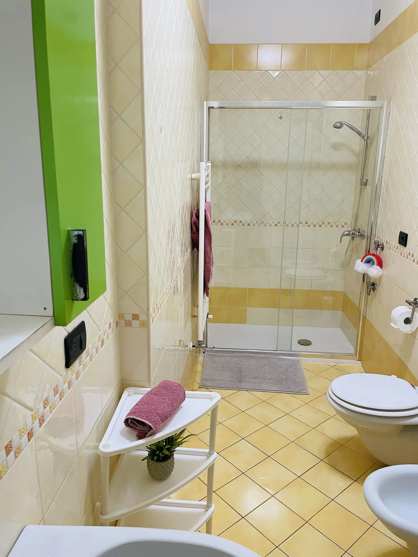 Bagno con doccia del Trilocale B2/1 al Residence Rosa Virginia, Gallipoli