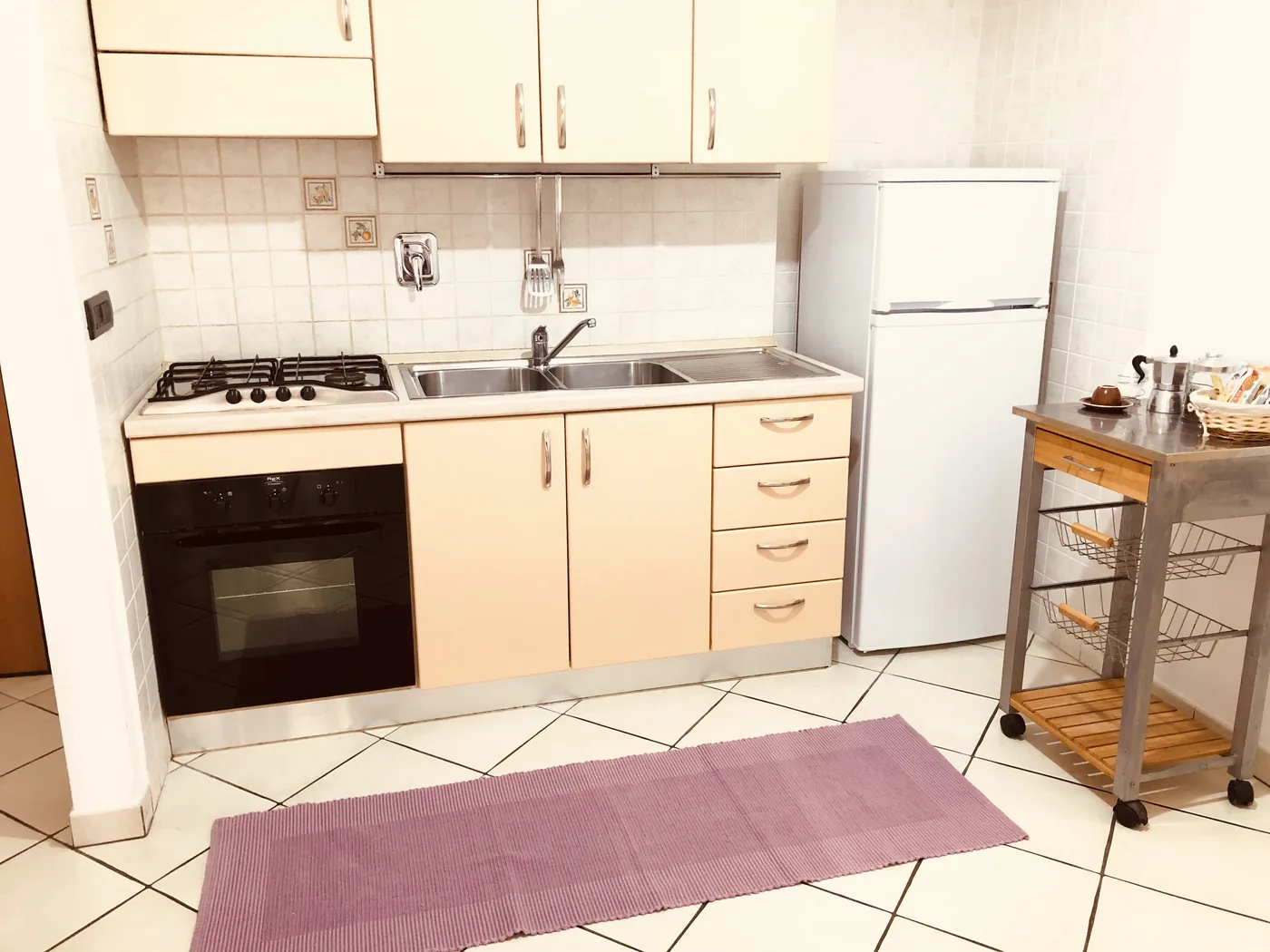 Cucina completamente attrezzata con forno del Trilocale B2/1 Residence Rosa Virginia Gallipoli